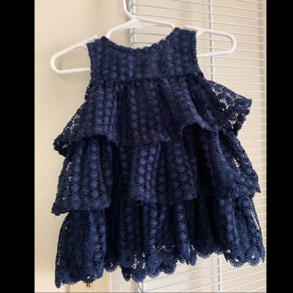 3/$15 🎉 Calvin Klein top - Picture 1 of 3